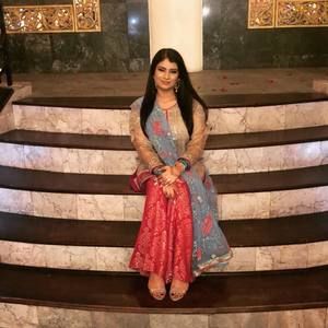 Meet your Posher, Zoha